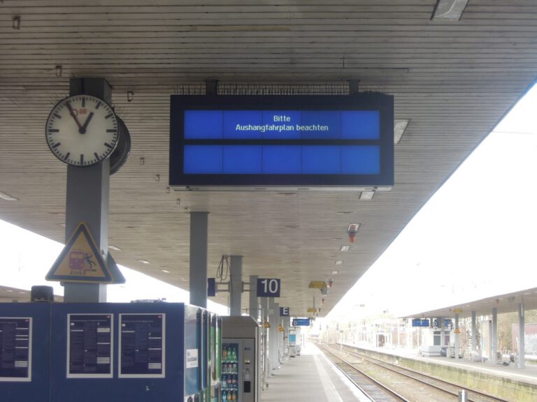 Chaos auf der Hamburger Schiene rund um Bahnhof Altona Bahnhof Altona